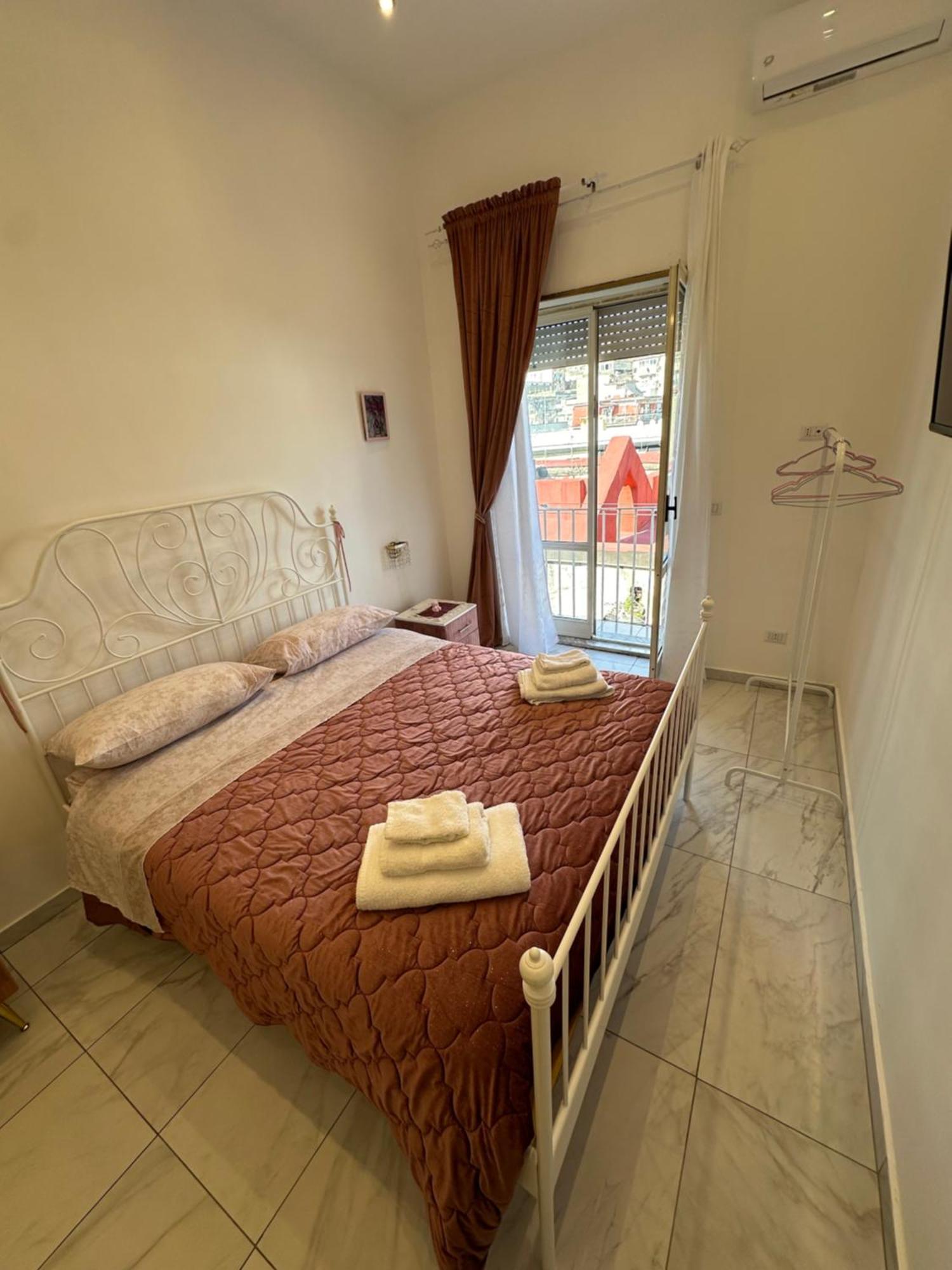 Residenza Marvin De Curtis Apartment Napoli Bagian luar foto