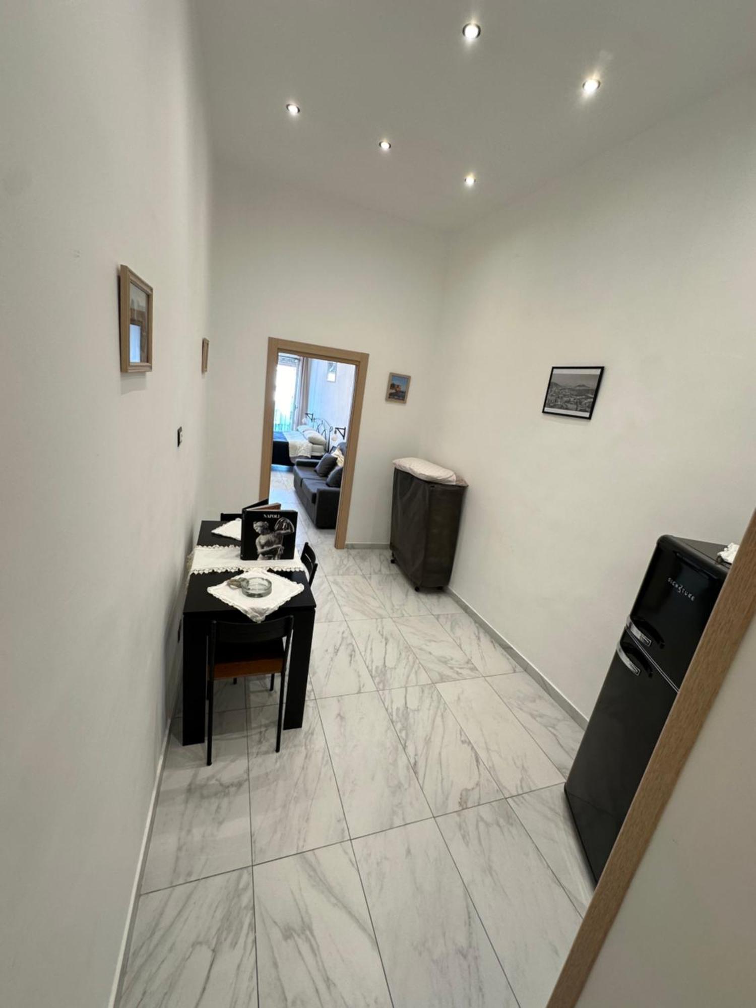 Residenza Marvin De Curtis Apartment Napoli Bagian luar foto