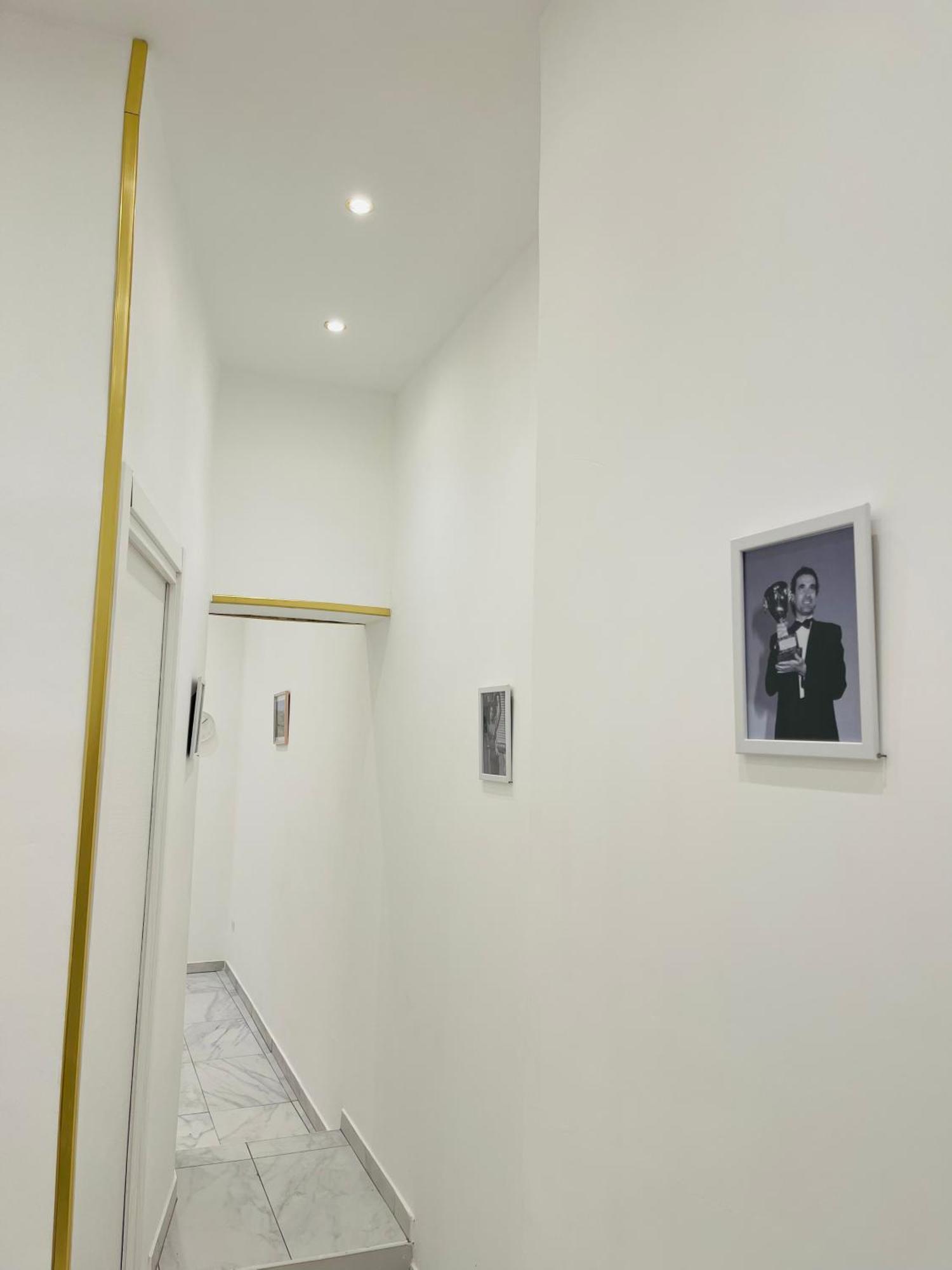 Residenza Marvin De Curtis Apartment Napoli Bagian luar foto